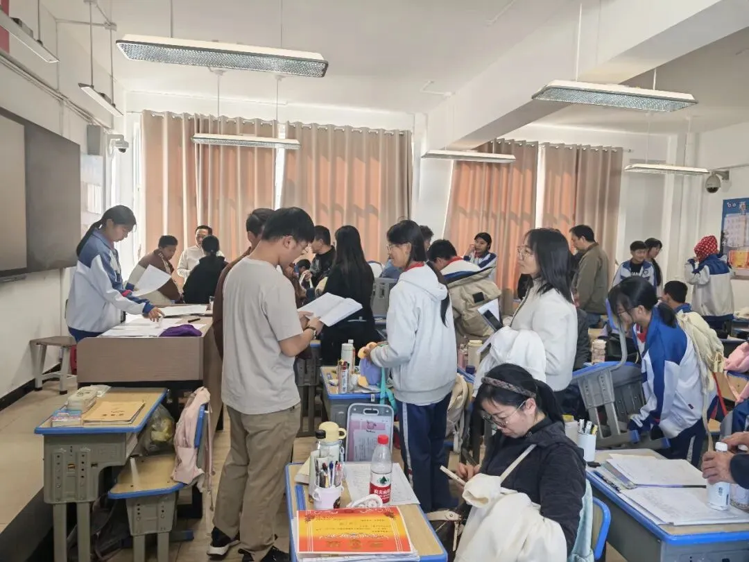 初三中考备考系列家长会顺利召开 家校协同共筑冲刺之路 第13张 初三中考备考系列家长会顺利召开 家校协同共筑冲刺之路 第13张