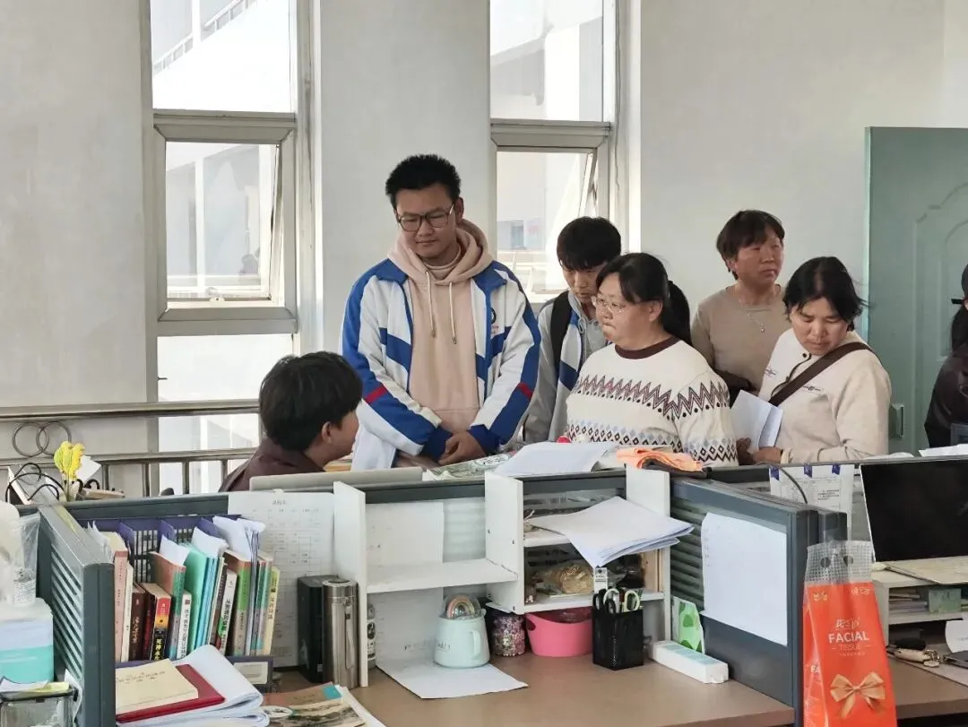 初三中考备考系列家长会顺利召开 家校协同共筑冲刺之路 第16张 初三中考备考系列家长会顺利召开 家校协同共筑冲刺之路 第16张