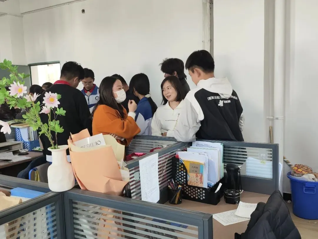 初三中考备考系列家长会顺利召开 家校协同共筑冲刺之路 第17张 初三中考备考系列家长会顺利召开 家校协同共筑冲刺之路 第17张