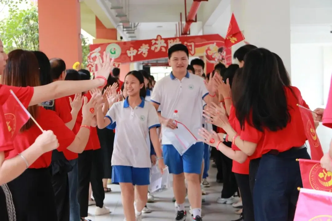 中考首日!麻涌3242名考生信心满满奔赴考场 第2张