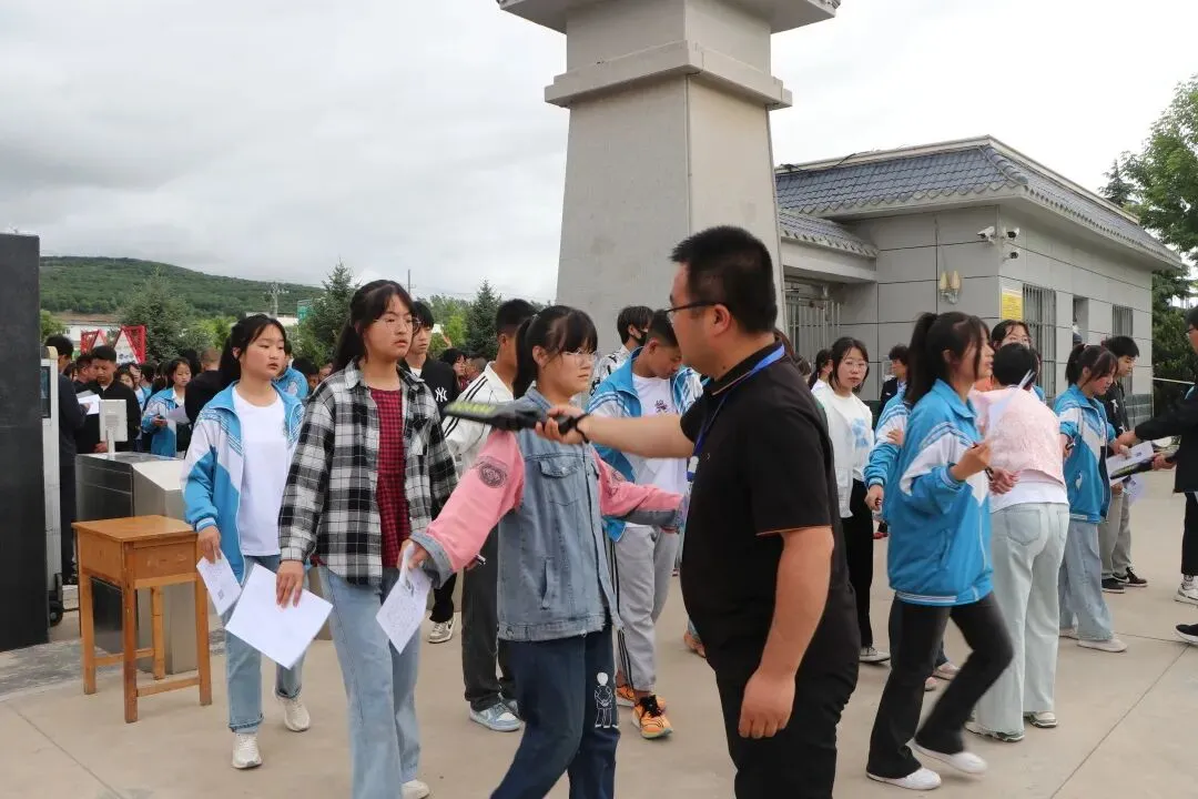 【中考动态】礼县第二中学考点圆满完成2023年中考工作 第9张