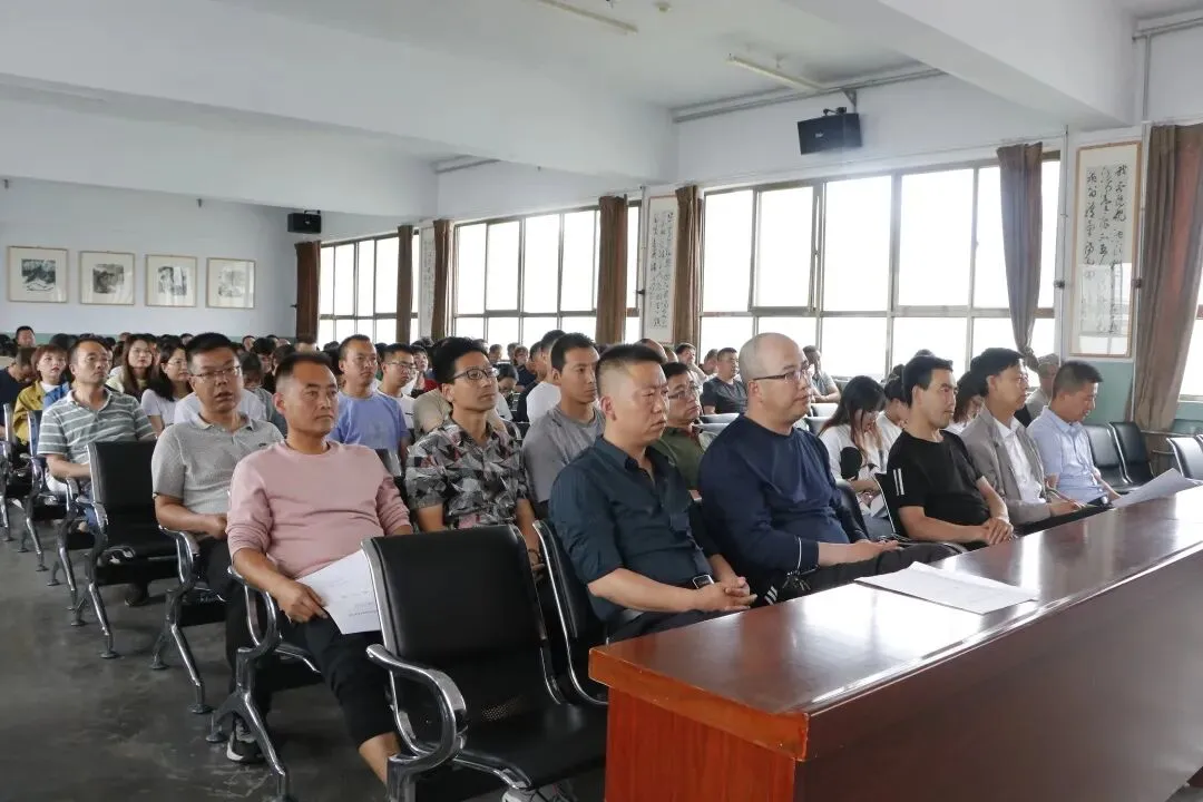 【中考资讯】礼县二中召开2021年中考考务工作培训会 第8张