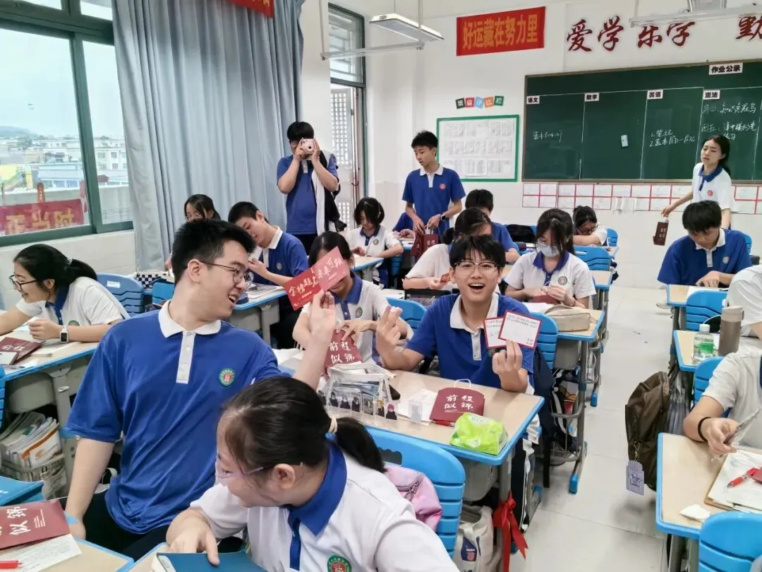 满载祝福迎中考,信德学子登金榜 ——平湖信德学校2024届中考祝福活动 第22张