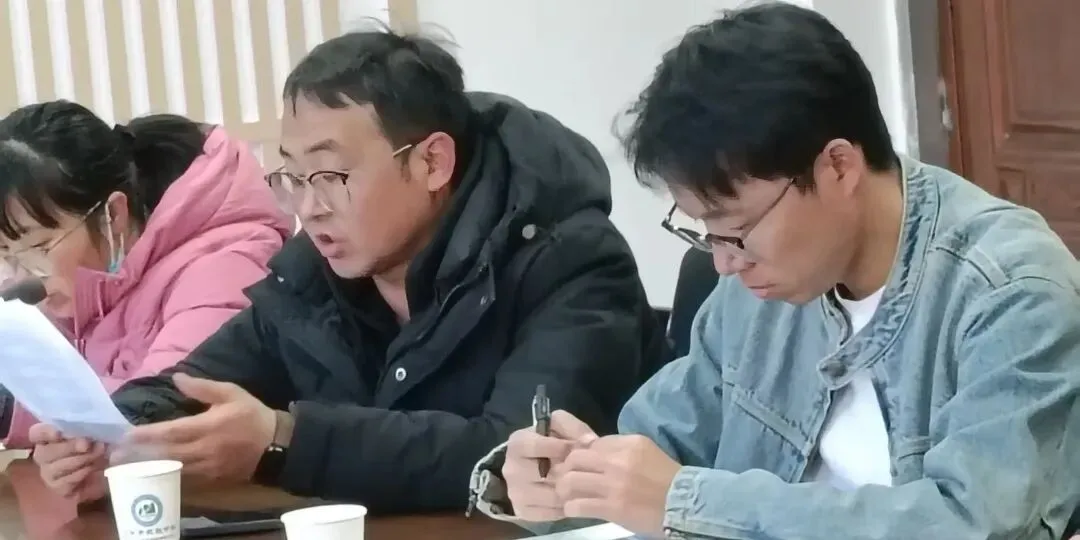 凝心聚力备中考 精研细悟启新程——宣威市民族中学召开初三年级备考复习工作会议 第4张 凝心聚力备中考 精研细悟启新程——宣威市民族中学召开初三年级备考复习工作会议 第4张