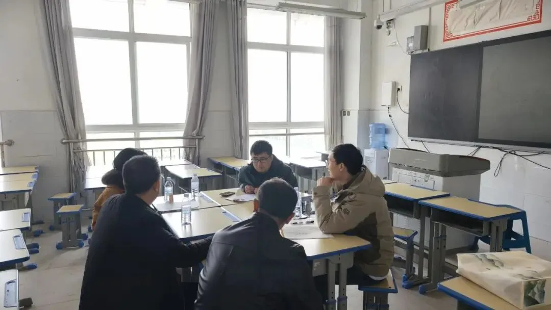 凝心聚力备中考 共研共进启新程——江北高中教共体2026年中考转培暨第一轮复习集体备课分工研讨会顺利召开 第6张 凝心聚力备中考 共研共进启新程——江北高中教共体2026年中考转培暨第一轮复习集体备课分工研讨会顺利召开 第6张