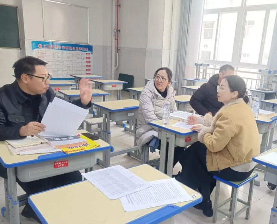 凝心聚力备中考 共研共进启新程——江北高中教共体2026年中考转培暨第一轮复习集体备课分工研讨会顺利召开 第7张 凝心聚力备中考 共研共进启新程——江北高中教共体2026年中考转培暨第一轮复习集体备课分工研讨会顺利召开 第7张