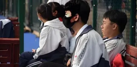 那个中考200分的“笨蛋”,后来考到北京 第2张