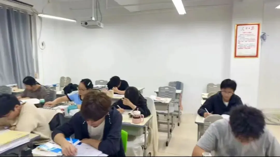 2026届益学中考小班课全日制半年班招生中~吃住学一体,全封闭校区,无手机校园 第53张