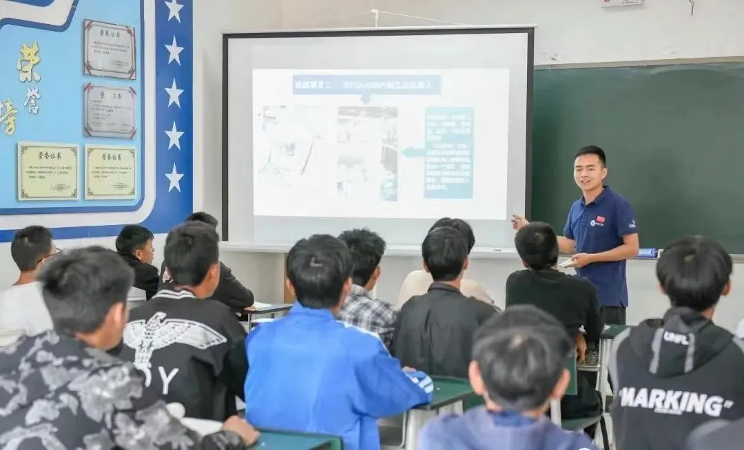 青春喜迎二十大·云岭青年逐梦录 | 从中考失利到世界冠军,云南“机器侠”来了! 第8张 青春喜迎二十大·云岭青年逐梦录 | 从中考失利到世界冠军,云南“机器侠”来了! 第8张