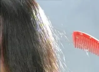 【三年(2023-2025)中考物理真题分类汇编专题26 电与磁(原卷版) 第9张