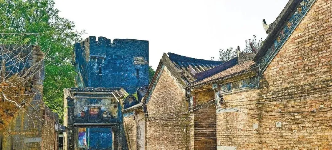 【中考阅读指导】繁花院落对斜阳(何武豪)广东2025 第8张 【中考阅读指导】繁花院落对斜阳(何武豪)广东2025 第8张