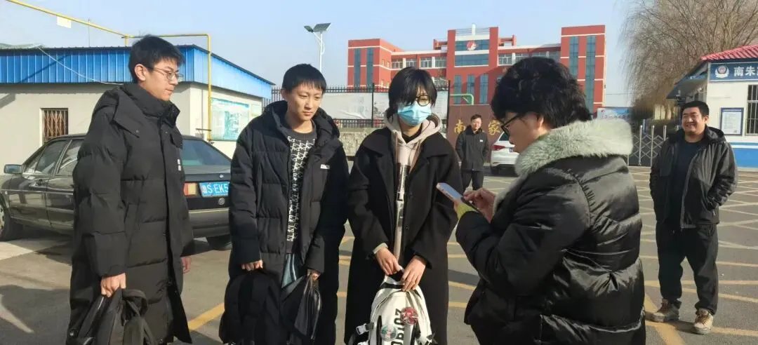 寒假家访行,情暖中考路——里辛初级中学九年级家访纪实 第21张 寒假家访行,情暖中考路——里辛初级中学九年级家访纪实 第21张