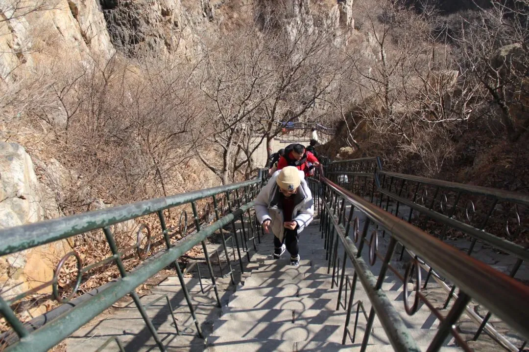 大年初一,登顶大黑山:愿女儿中考“步步登高” 第7张