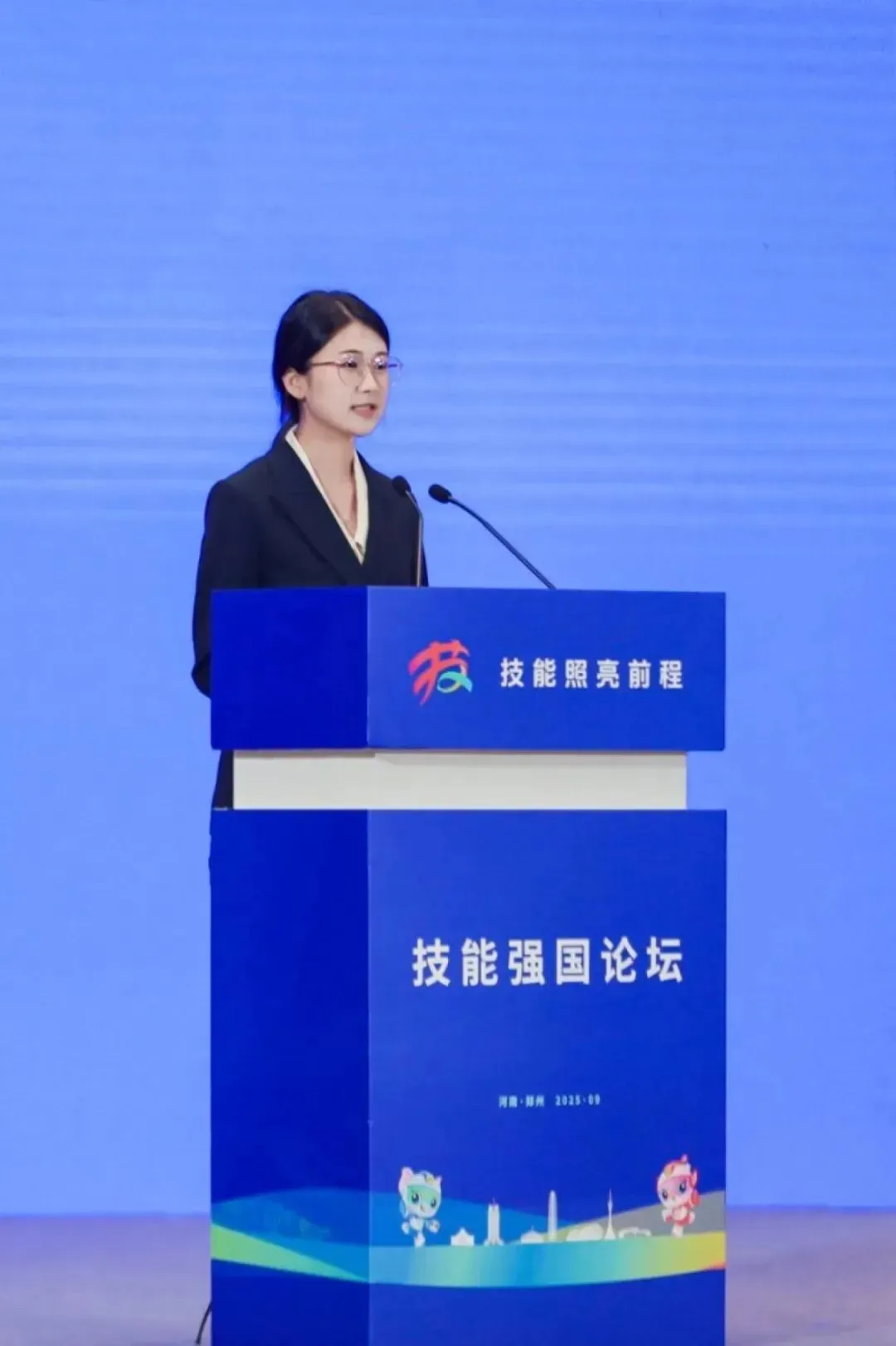 从中考失利到登上春晚!00后鲁静怡与教练南阳人姜雨荷的逆袭 第2张