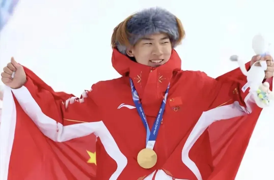 苏翊鸣米兰冬奥夺冠!2026中考高考英语热点时文阅读+满分作文 第1张