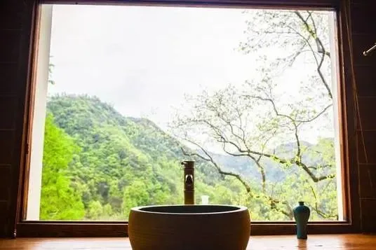 中考满分范文《推窗风来》火了,光一句开头,就赢了! 第4张