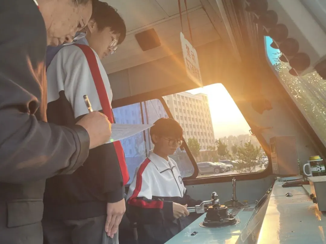 别让中考定义你的人生!换个赛道,技能成才一样精彩 第1张