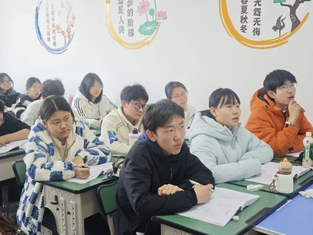 圆梦中考 成就未来 金榜培优2026届中考冲刺封闭班招生简章 第31张 圆梦中考 成就未来 金榜培优2026届中考冲刺封闭班招生简章 第31张