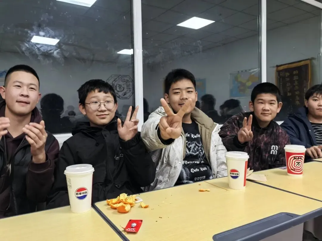 圆梦中考 成就未来 金榜培优2026届中考冲刺封闭班招生简章 第61张 圆梦中考 成就未来 金榜培优2026届中考冲刺封闭班招生简章 第61张