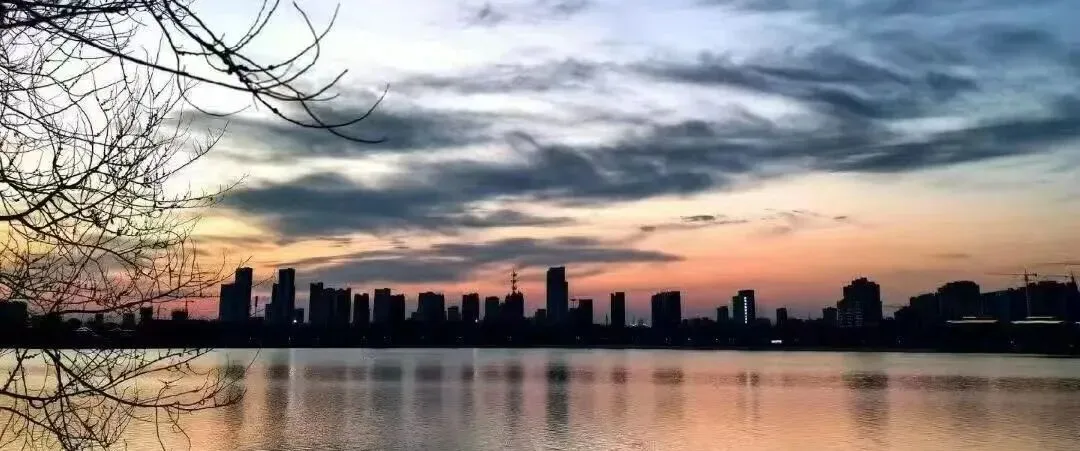 2026 中考英语 AI 作文万能模板 + 高频词,直接背 第1张 2026 中考英语 AI 作文万能模板 + 高频词,直接背 第1张