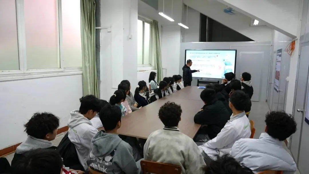 华南师范大学附属潮州学校举办中考艺体特长生公益赋能活动 第2张