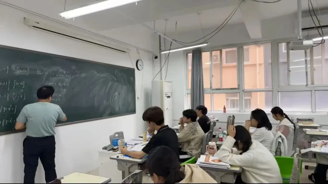 年后想带孩子出来上全日制?中考全日制怎么选?15人/班,初中三一对一,冲刺2026河南郑州初三全日制集训班 第58张 年后想带孩子出来上全日制?中考全日制怎么选?15人/班,初中三一对一,冲刺2026河南郑州初三全日制集训班 第58张