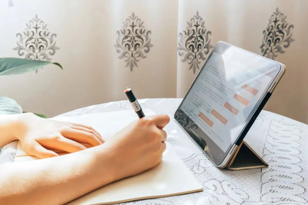 直击2026年中考英语新题型|6次线上刷题营启动,语法+思维双突破 第2张 直击2026年中考英语新题型|6次线上刷题营启动,语法+思维双突破 第2张