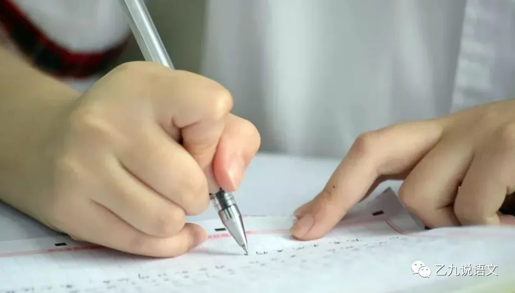 中考记叙文阅读:主旨深层意蕴挖掘——细节里的高分密码,解锁表层故事下的隐藏潜台词 第2张