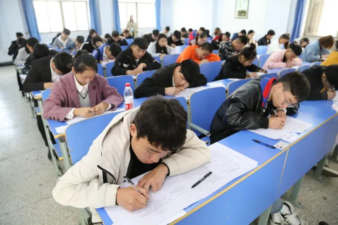 中考没上线,别急着花钱!孩子的出路比想象中宽,选对赛道,3年后照样本科起点 第2张 中考没上线,别急着花钱!孩子的出路比想象中宽,选对赛道,3年后照样本科起点 第2张