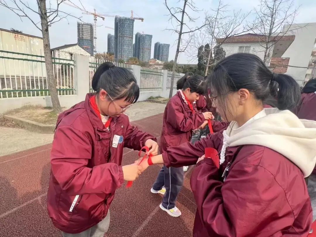 热辣滚烫战百日 飞驰人生赢中考 ——高桥中学九年级中考百日誓师大会 第11张 热辣滚烫战百日 飞驰人生赢中考 ——高桥中学九年级中考百日誓师大会 第11张