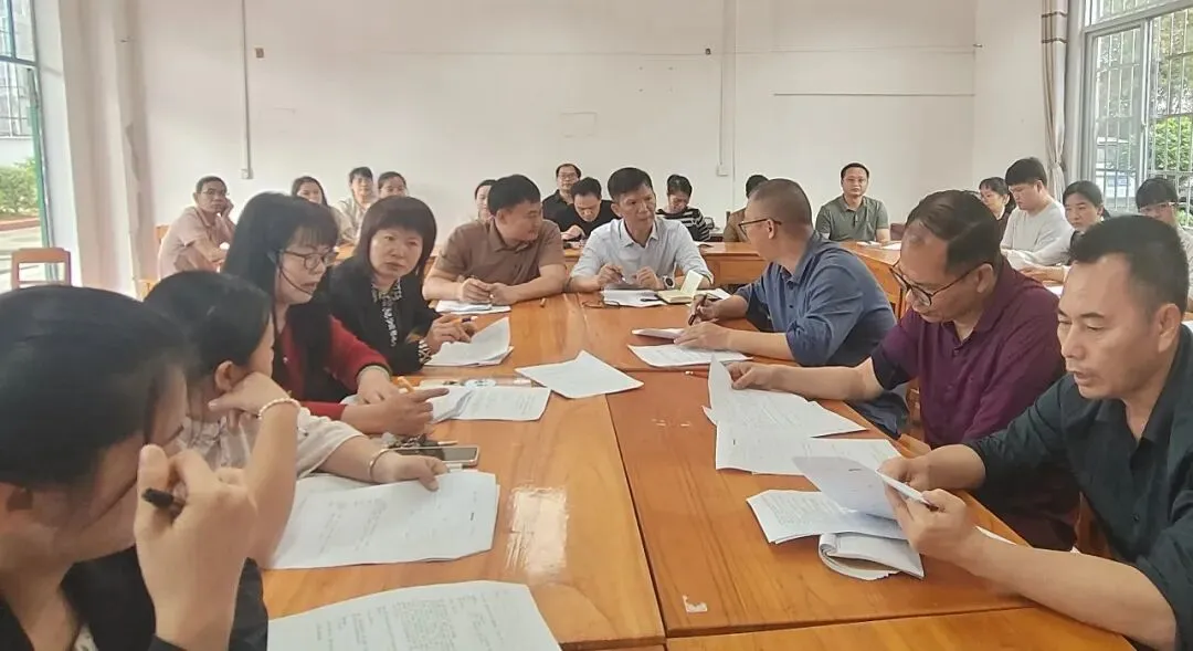 深耕共研谋良策 凝心聚力备中考——沙河中学开展九年级语文集体备课活动 第2张 深耕共研谋良策 凝心聚力备中考——沙河中学开展九年级语文集体备课活动 第2张