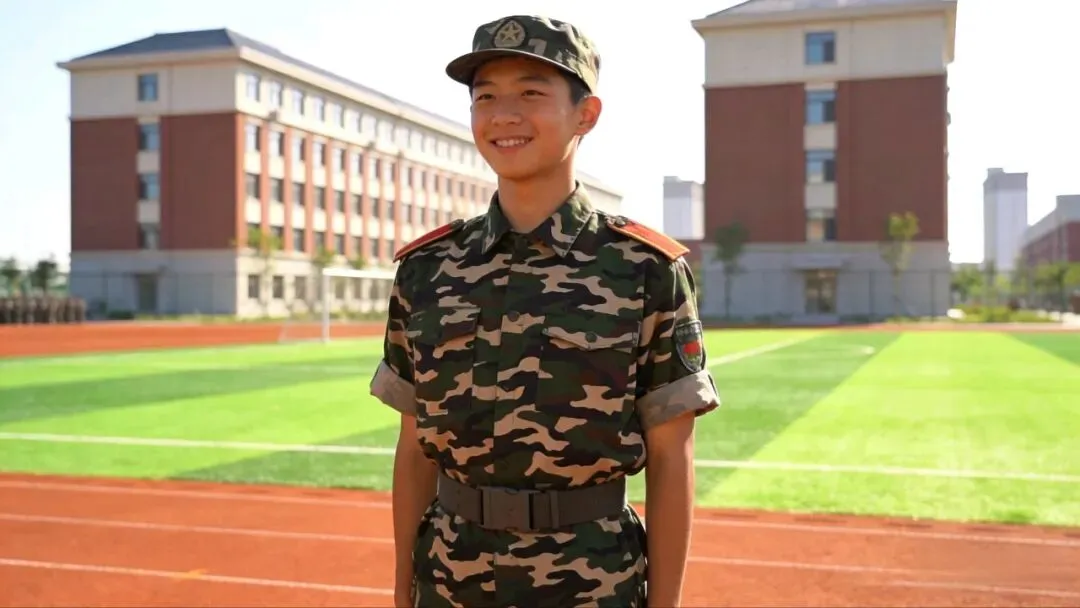 中考380分,我送儿子去了职校:深夜看到军训照,我哭了 第2张 中考380分,我送儿子去了职校:深夜看到军训照,我哭了 第2张