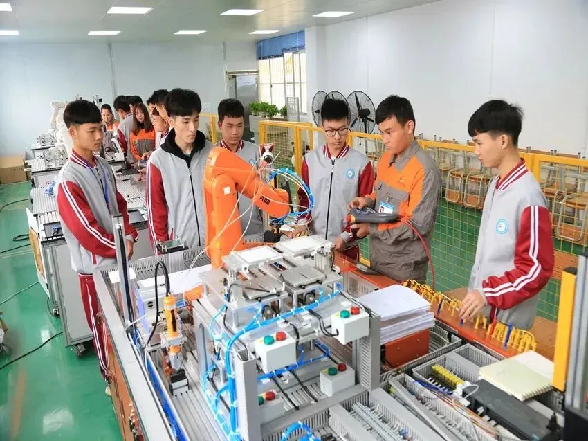 广西第一工业学校招生简章(预报名免中考成绩) 第42张