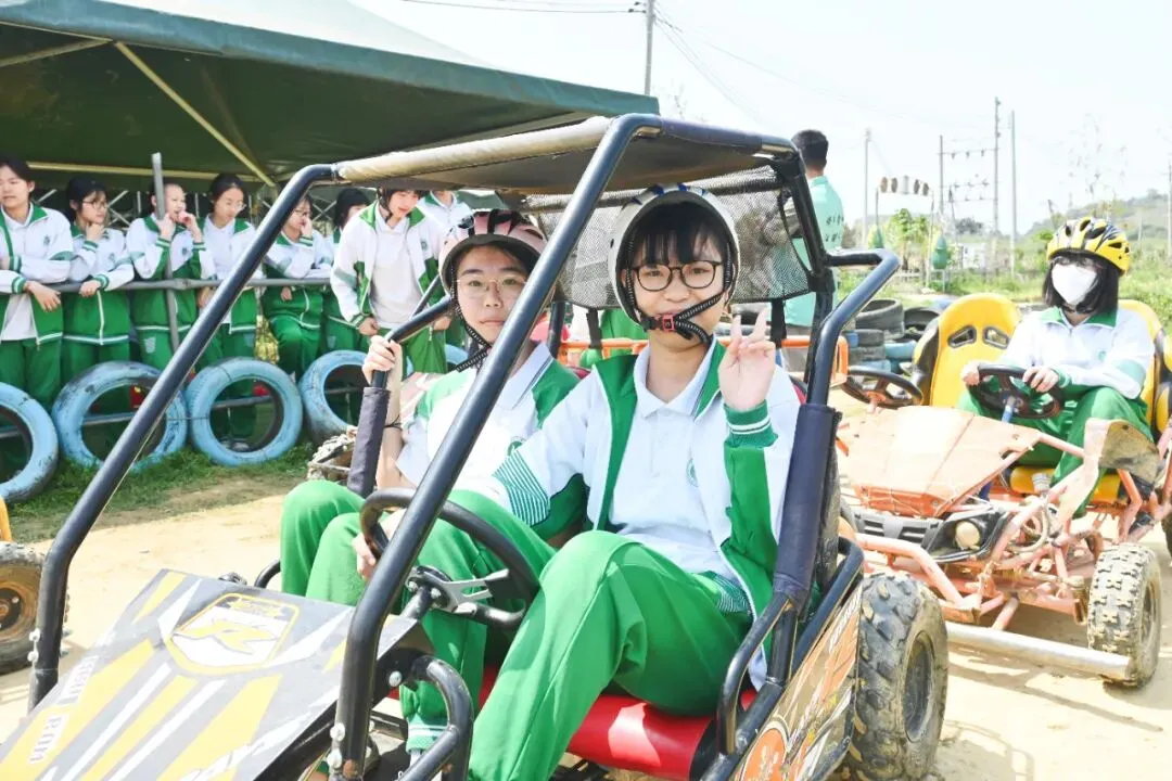 磨砺誓师扬斗志,励志扬帆冲中考—— 广州石化中学2024年初三百日誓师 第67张 磨砺誓师扬斗志,励志扬帆冲中考—— 广州石化中学2024年初三百日誓师 第67张