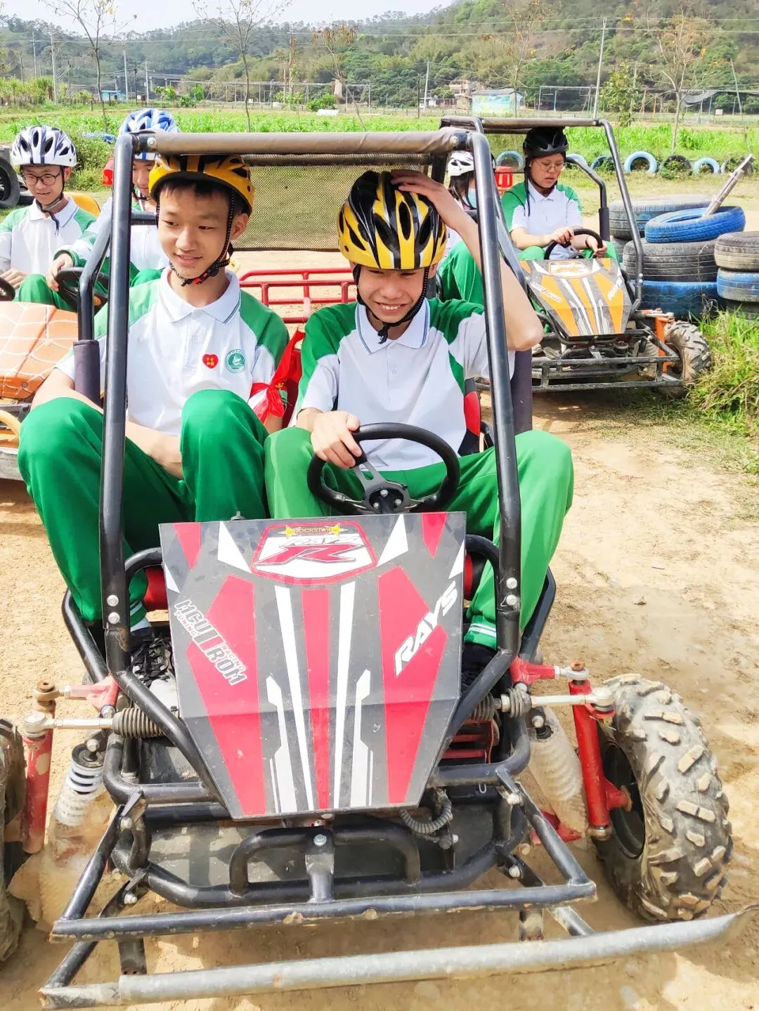 磨砺誓师扬斗志,励志扬帆冲中考—— 广州石化中学2024年初三百日誓师 第69张 磨砺誓师扬斗志,励志扬帆冲中考—— 广州石化中学2024年初三百日誓师 第69张