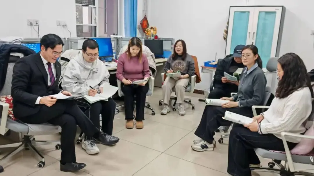 冲刺2026中考:初三全员擎旗攻坚,师生共赴星辰征途—— 初三年级2025-2026学年第二学期四会纪要 第12张 冲刺2026中考:初三全员擎旗攻坚,师生共赴星辰征途—— 初三年级2025-2026学年第二学期四会纪要 第12张