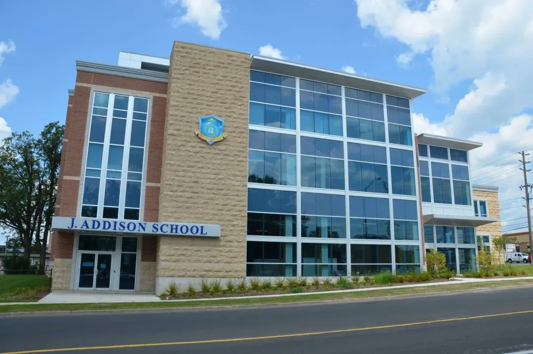 中考高淘汰率怎么破?去加拿大读高中,三年后进世界名牌大学 第13张 中考高淘汰率怎么破?去加拿大读高中,三年后进世界名牌大学 第13张