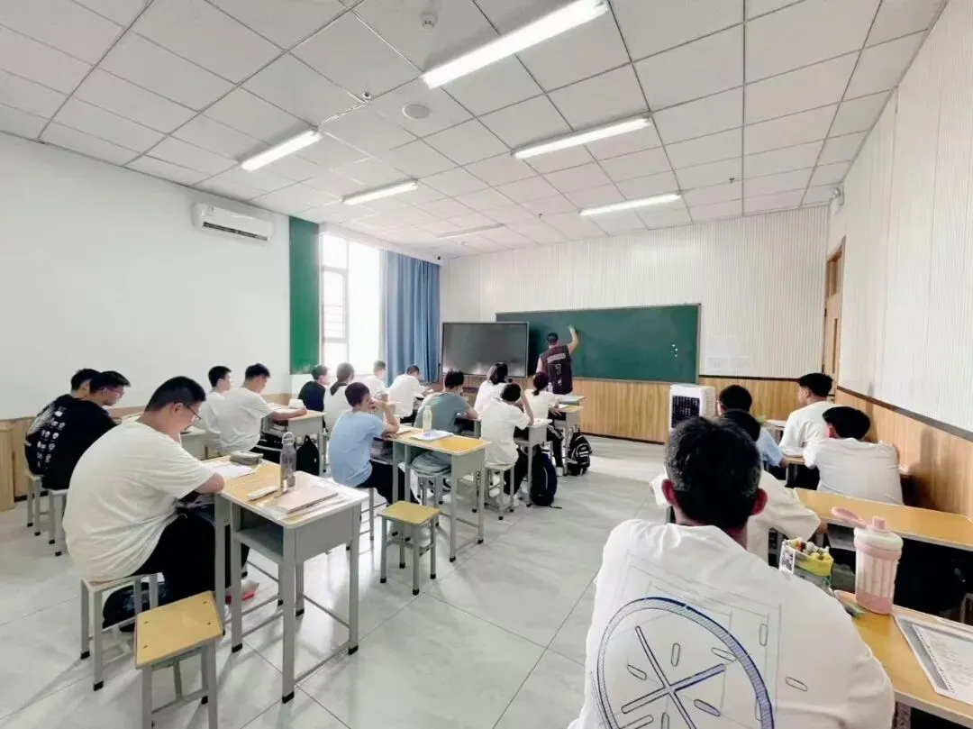 九亿尚学 | 全封闭 · 中考百日冲刺 太原最低价 教育质量天花板 火热招生,席位不多,火速报名! 第20张