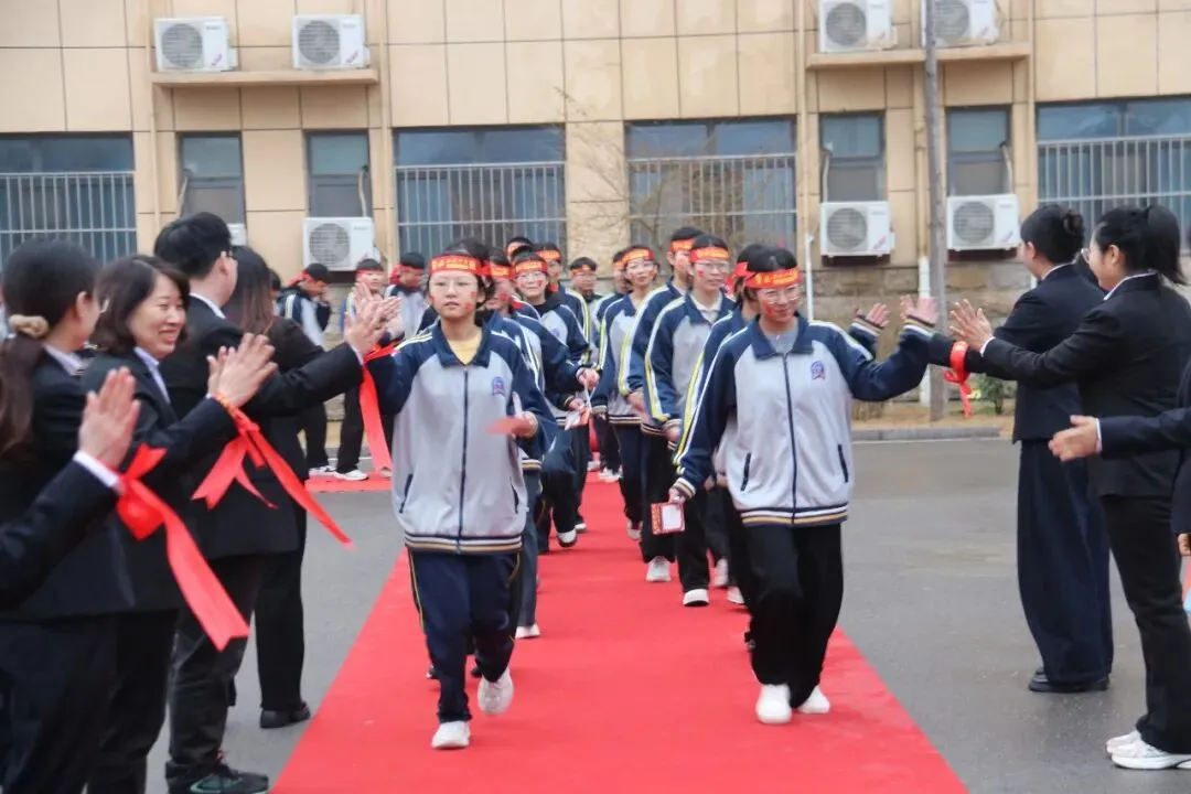 百日砺剑赴山海 江山逐梦定乾坤|我校中考百日誓师大会燃情启幕 第7张