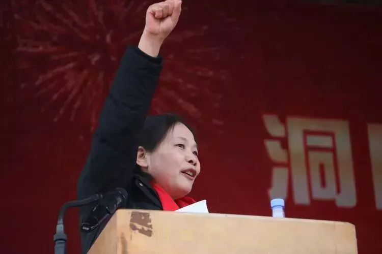 洞口一学校举行高考、中考誓师大会 第7张