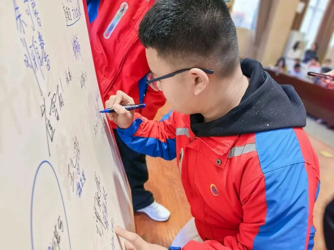 百日冲刺战中考,少年逐梦耀龙池 第81张