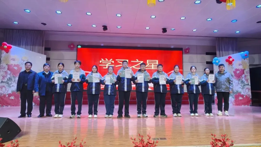 济南市莱芜实验中学51级初四学子举行中考百日誓师大会 第11张