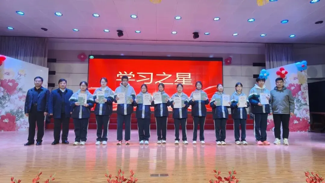 济南市莱芜实验中学51级初四学子举行中考百日誓师大会 第12张