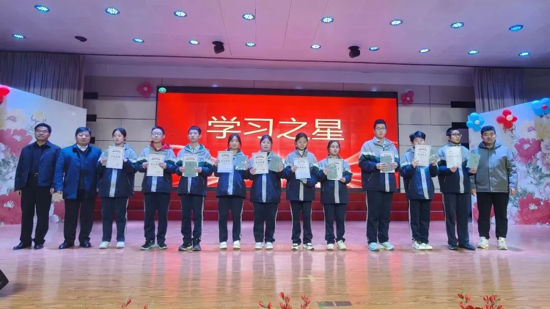 济南市莱芜实验中学51级初四学子举行中考百日誓师大会 第13张