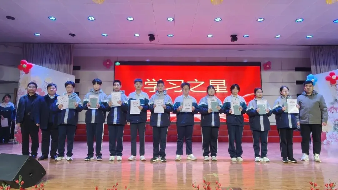 济南市莱芜实验中学51级初四学子举行中考百日誓师大会 第14张