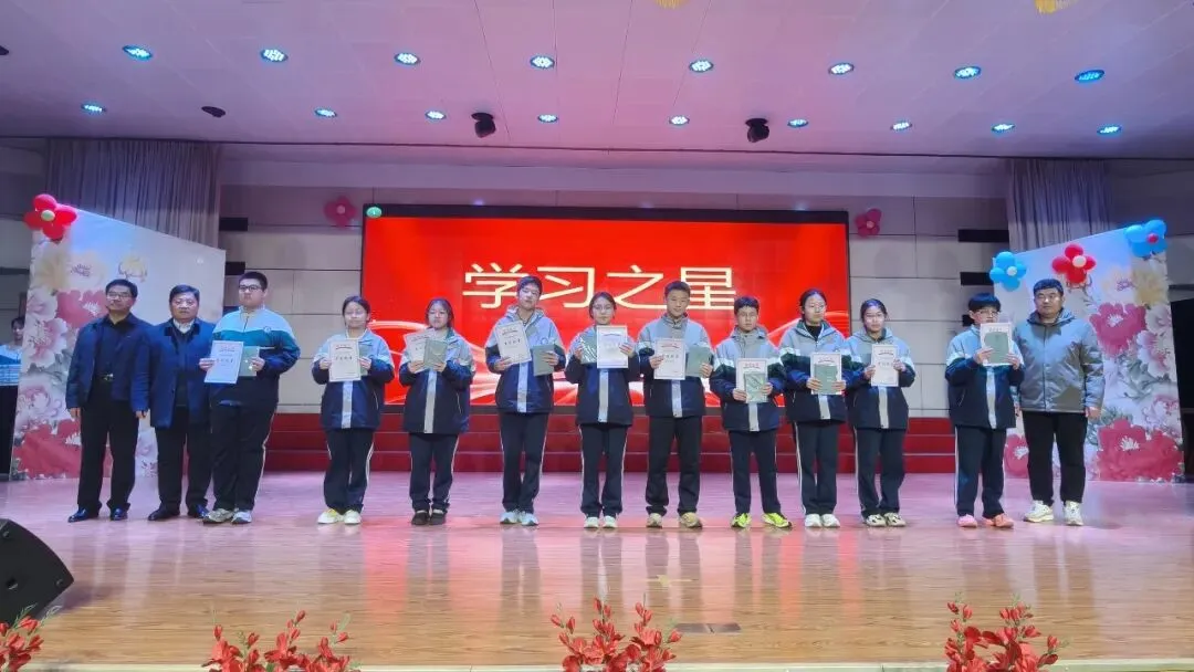 济南市莱芜实验中学51级初四学子举行中考百日誓师大会 第18张