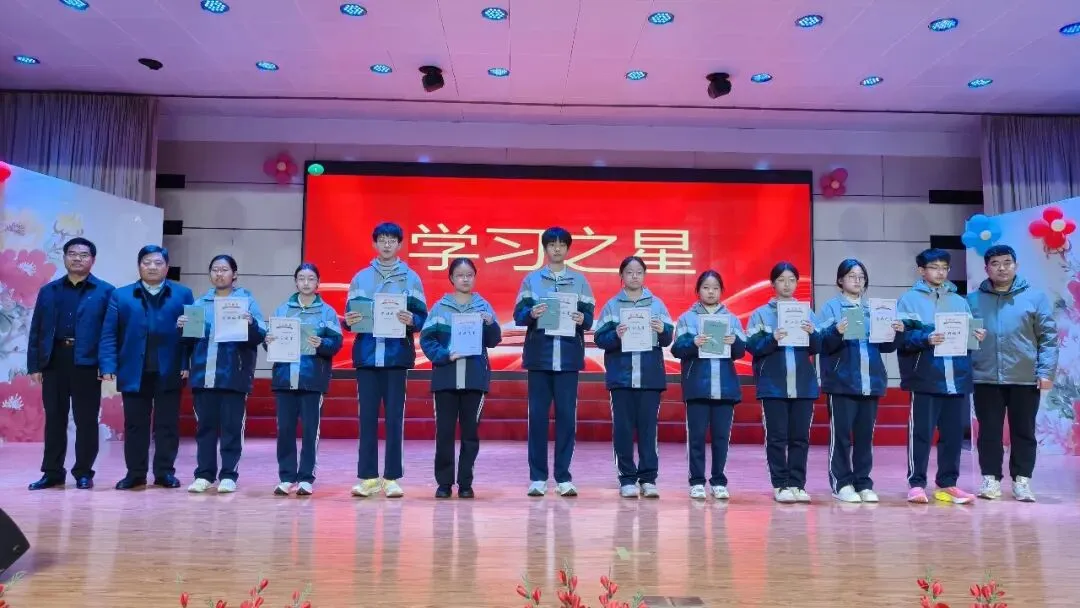 济南市莱芜实验中学51级初四学子举行中考百日誓师大会 第19张