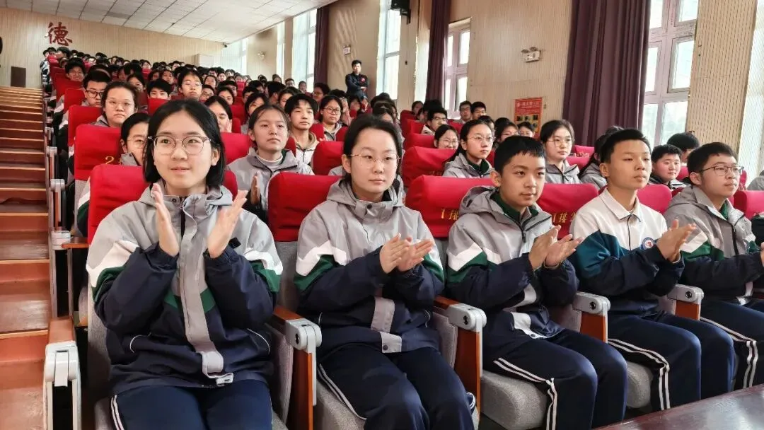 济南市莱芜实验中学51级初四学子举行中考百日誓师大会 第26张