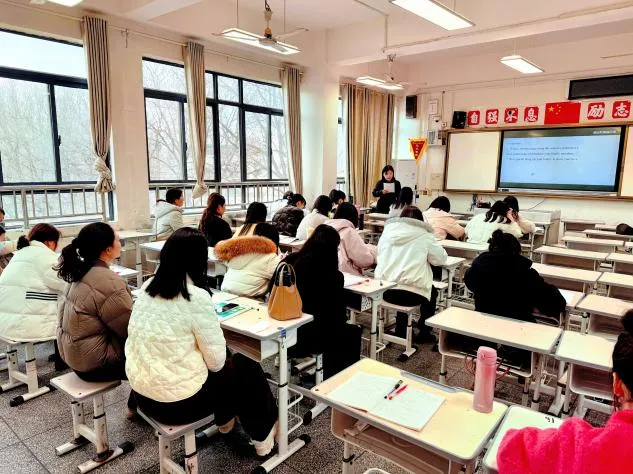 聚焦中考 深耕课堂——襄阳四中义教部举行备考研讨与精品课展示活动 第9张