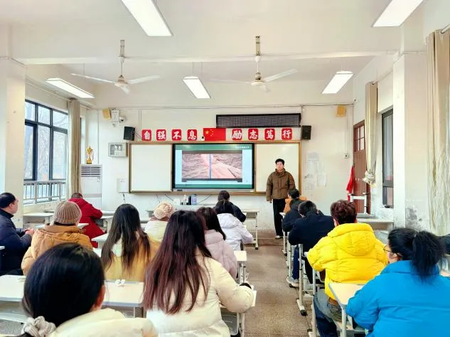 聚焦中考 深耕课堂——襄阳四中义教部举行备考研讨与精品课展示活动 第10张